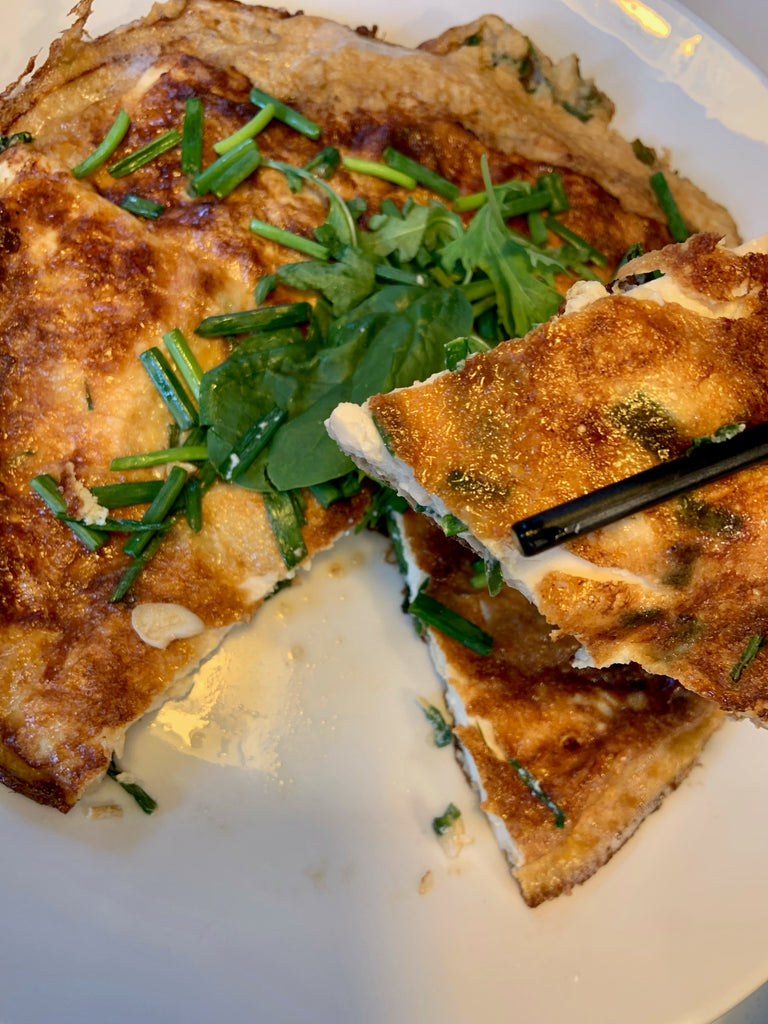 Æggekage med tofu, forårsløg og østerssauce – Kina i Søborg