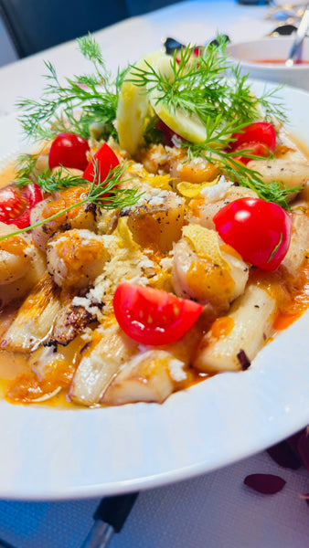 Stegte rejer eller kammuslinger med ristet panko, yuzu og asparges